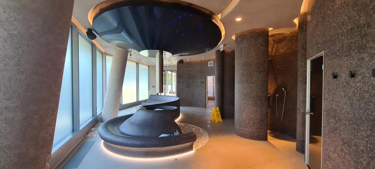Wave - Seaview B645 Apartment